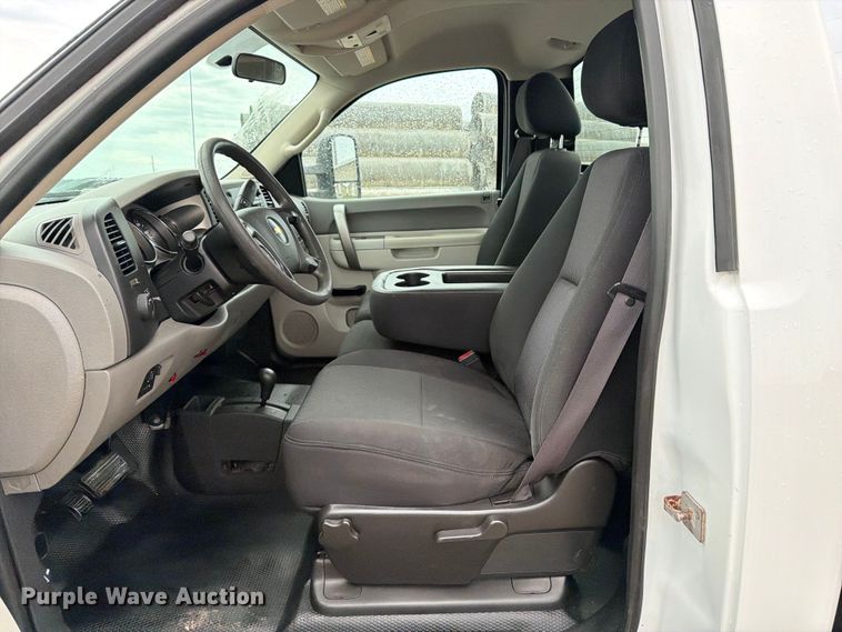 image for item FB5932 2012 Chevrolet Silverado 2500HD pickup truck