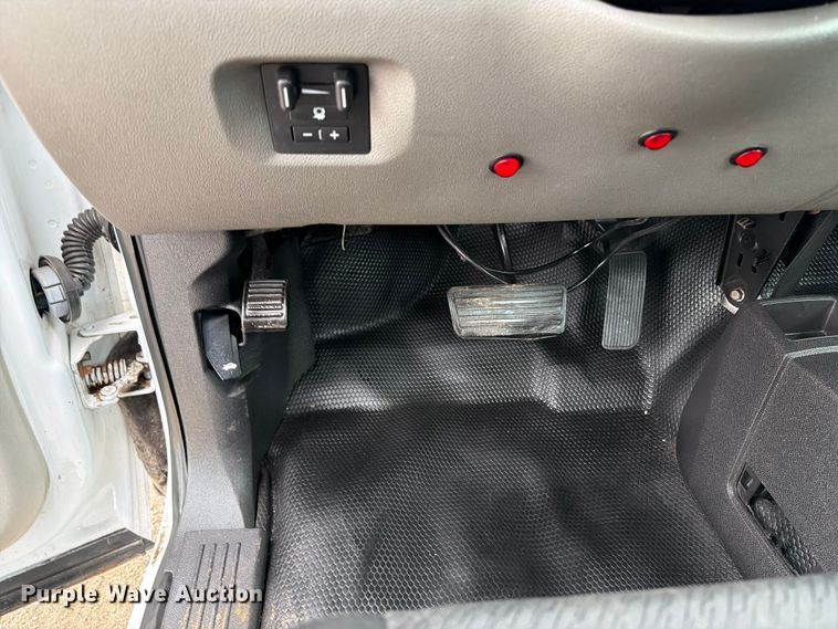 image for item FB5932 2012 Chevrolet Silverado 2500HD pickup truck
