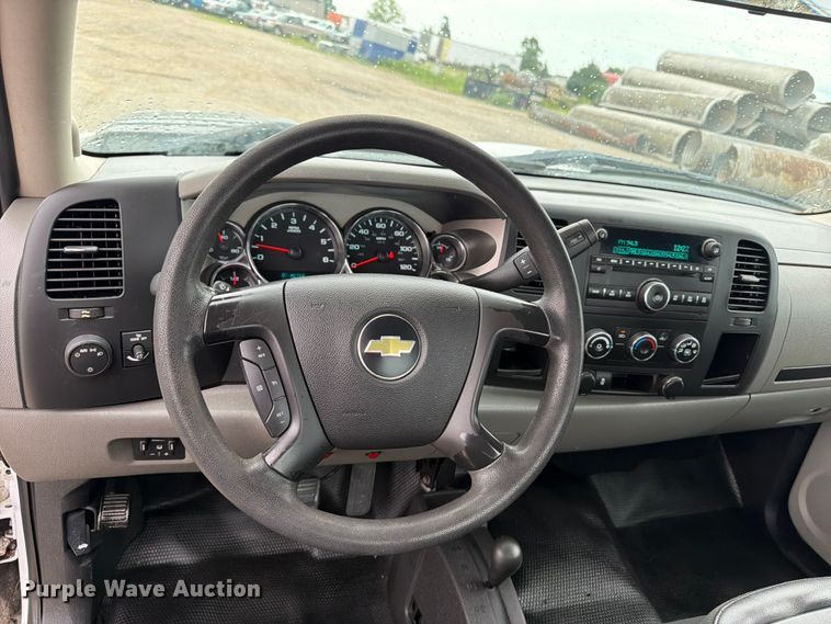 image for item FB5932 2012 Chevrolet Silverado 2500HD pickup truck