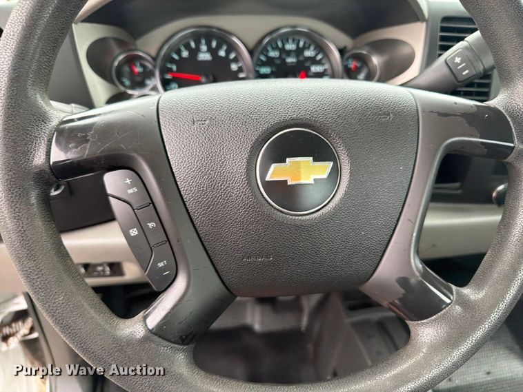 image for item FB5932 2012 Chevrolet Silverado 2500HD pickup truck