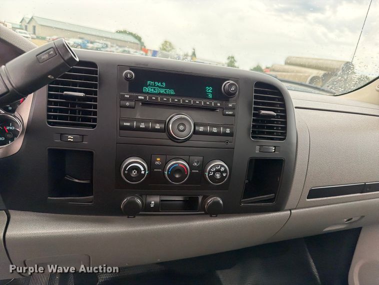 image for item FB5932 2012 Chevrolet Silverado 2500HD pickup truck