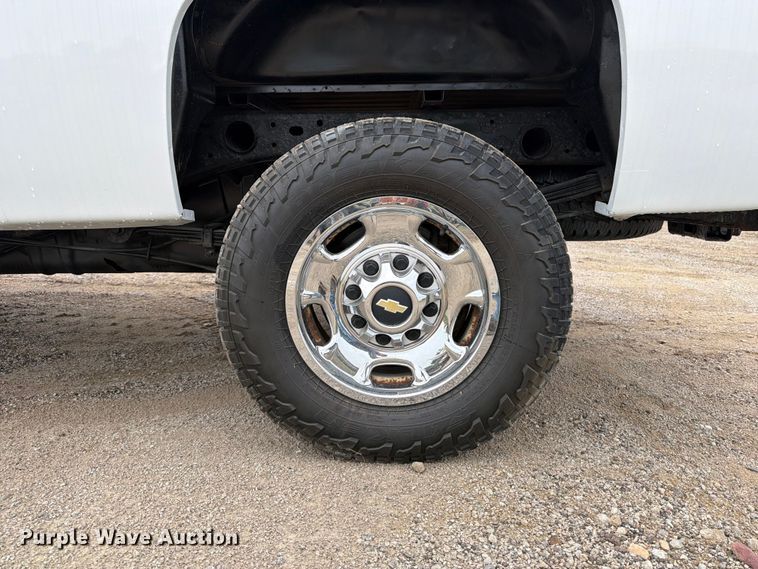 image for item FB5932 2012 Chevrolet Silverado 2500HD pickup truck