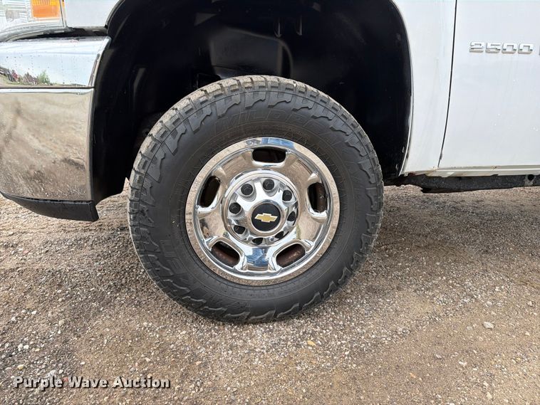 image for item FB5932 2012 Chevrolet Silverado 2500HD pickup truck