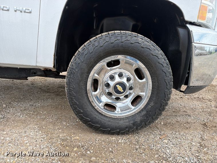 image for item FB5932 2012 Chevrolet Silverado 2500HD pickup truck