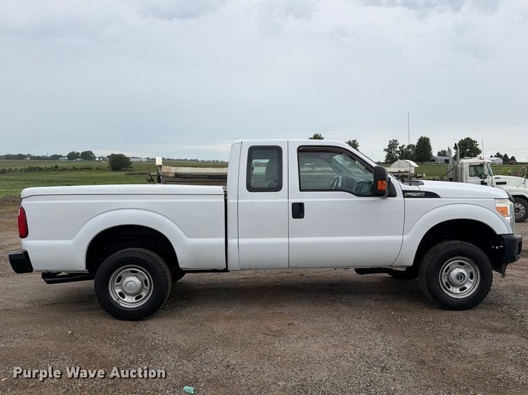 image for item FB5933 2011 Ford F250 Super Duty Ext. Cab pickup truck