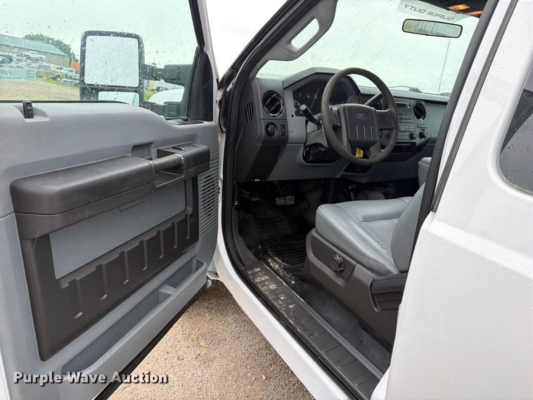image for item FB5933 2011 Ford F250 Super Duty Ext. Cab pickup truck