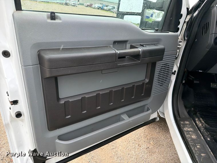 image for item FB5933 2011 Ford F250 Super Duty Ext. Cab pickup truck