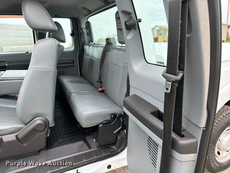 image for item FB5933 2011 Ford F250 Super Duty Ext. Cab pickup truck