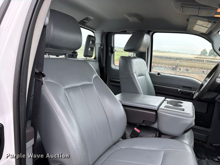 image for item FB5933 2011 Ford F250 Super Duty Ext. Cab pickup truck