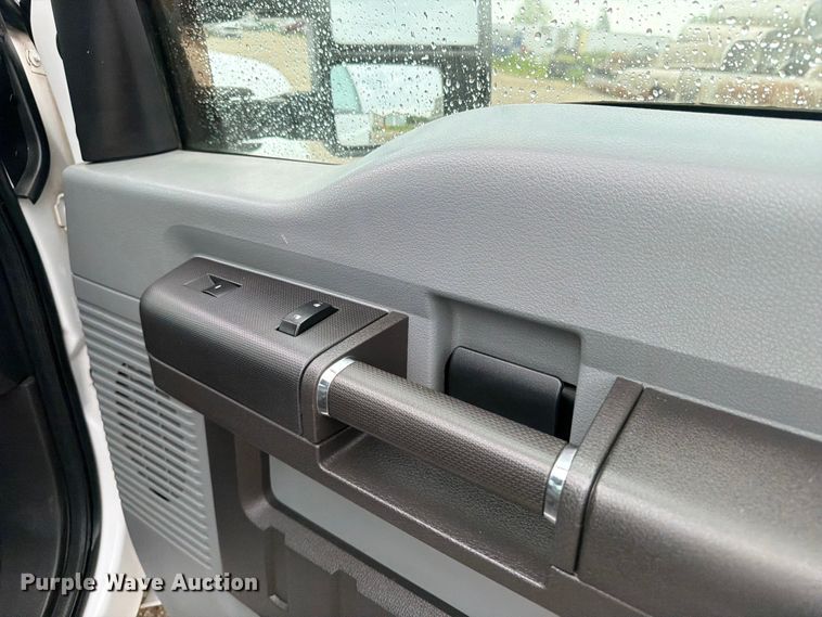image for item FB5933 2011 Ford F250 Super Duty Ext. Cab pickup truck