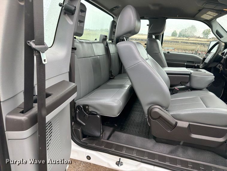 image for item FB5933 2011 Ford F250 Super Duty Ext. Cab pickup truck