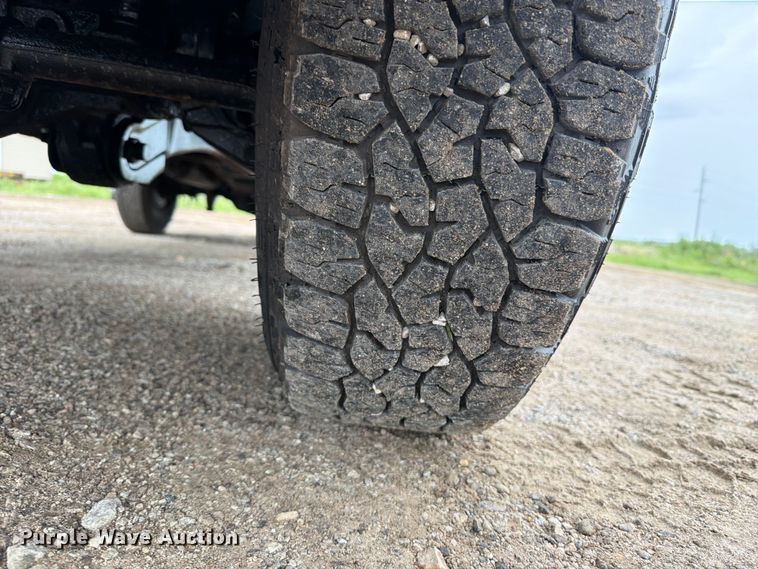 image for item FB5933 2011 Ford F250 Super Duty Ext. Cab pickup truck