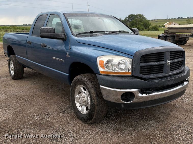 image for item FB5934 2006 Dodge Ram 2500 Ext. Cab pickup truck