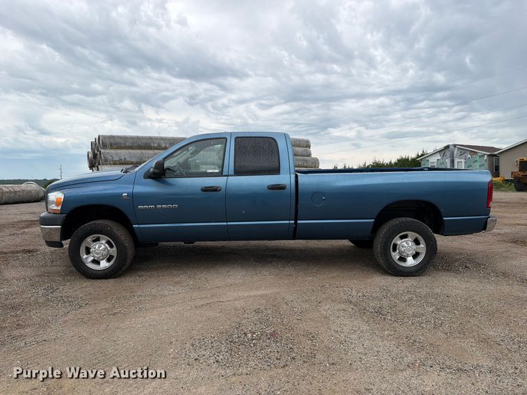image for item FB5934 2006 Dodge Ram 2500 Ext. Cab pickup truck