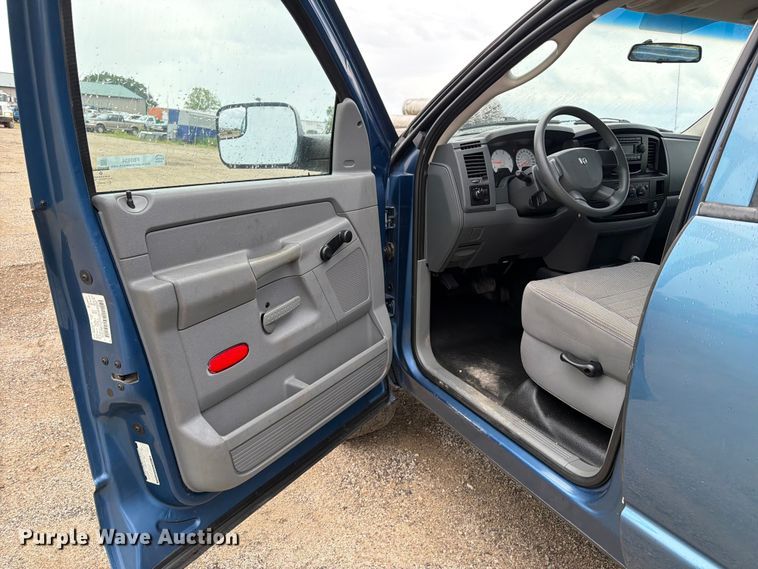 image for item FB5934 2006 Dodge Ram 2500 Ext. Cab pickup truck