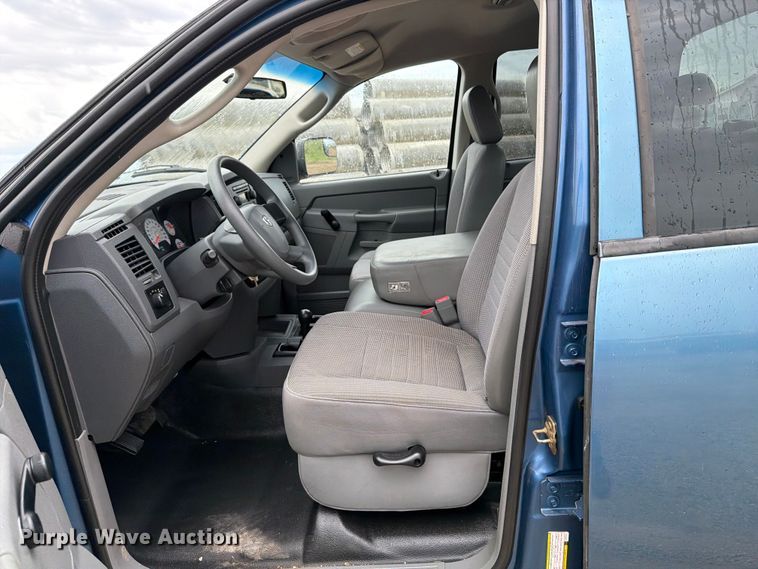 image for item FB5934 2006 Dodge Ram 2500 Ext. Cab pickup truck