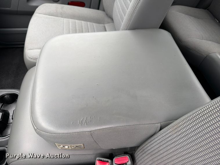 image for item FB5934 2006 Dodge Ram 2500 Ext. Cab pickup truck