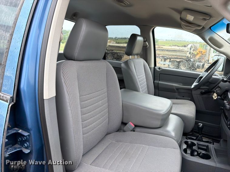 image for item FB5934 2006 Dodge Ram 2500 Ext. Cab pickup truck