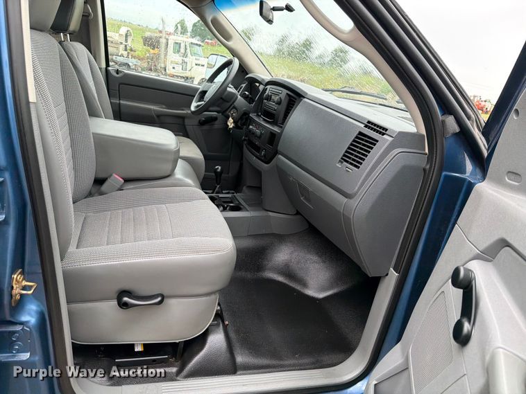 image for item FB5934 2006 Dodge Ram 2500 Ext. Cab pickup truck