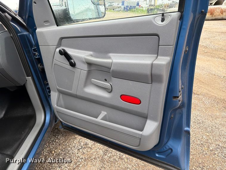 image for item FB5934 2006 Dodge Ram 2500 Ext. Cab pickup truck