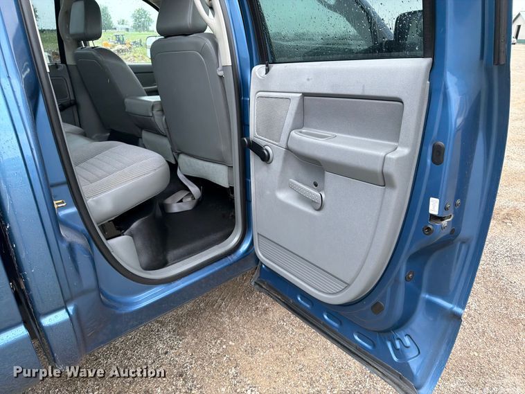 image for item FB5934 2006 Dodge Ram 2500 Ext. Cab pickup truck