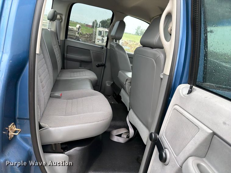 image for item FB5934 2006 Dodge Ram 2500 Ext. Cab pickup truck