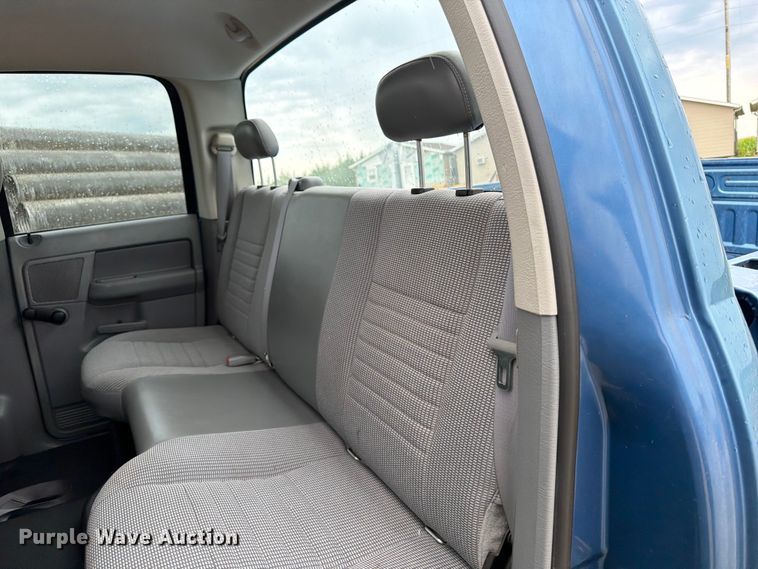 image for item FB5934 2006 Dodge Ram 2500 Ext. Cab pickup truck