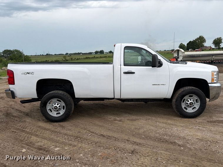 image for item FB5935 2010 Chevrolet Silverado 3500HD pickup truck