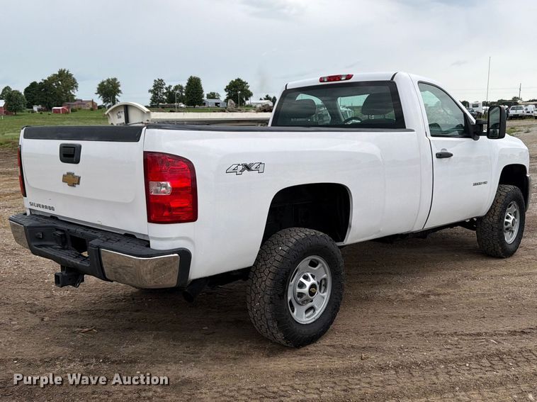 image for item FB5935 2010 Chevrolet Silverado 3500HD pickup truck