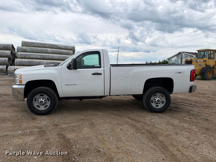 image for item FB5935 2010 Chevrolet Silverado 3500HD pickup truck