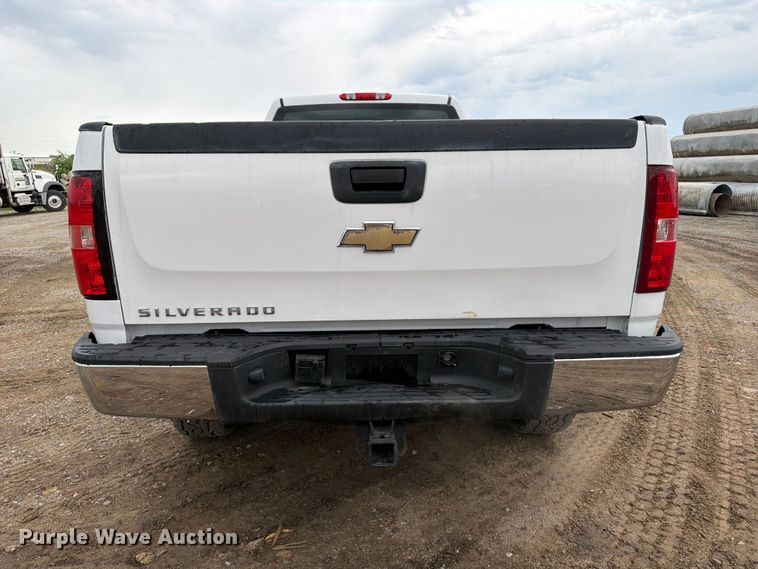 image for item FB5935 2010 Chevrolet Silverado 3500HD pickup truck