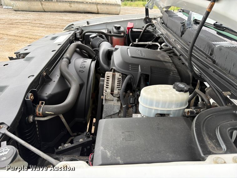 image for item FB5935 2010 Chevrolet Silverado 3500HD pickup truck