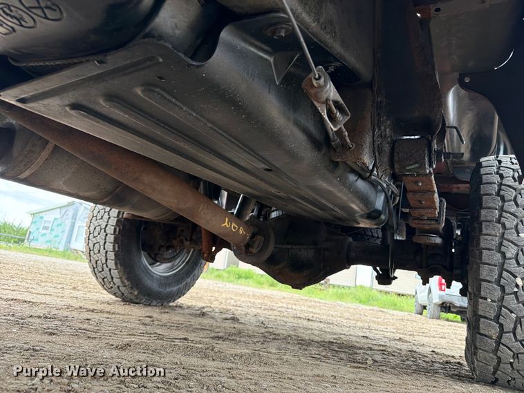 image for item FB5935 2010 Chevrolet Silverado 3500HD pickup truck