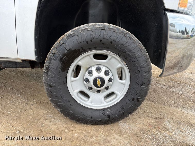 image for item FB5935 2010 Chevrolet Silverado 3500HD pickup truck