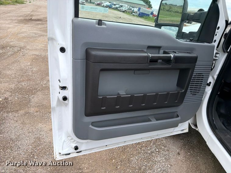 image for item FB5936 2012 Ford F250 pickup truck