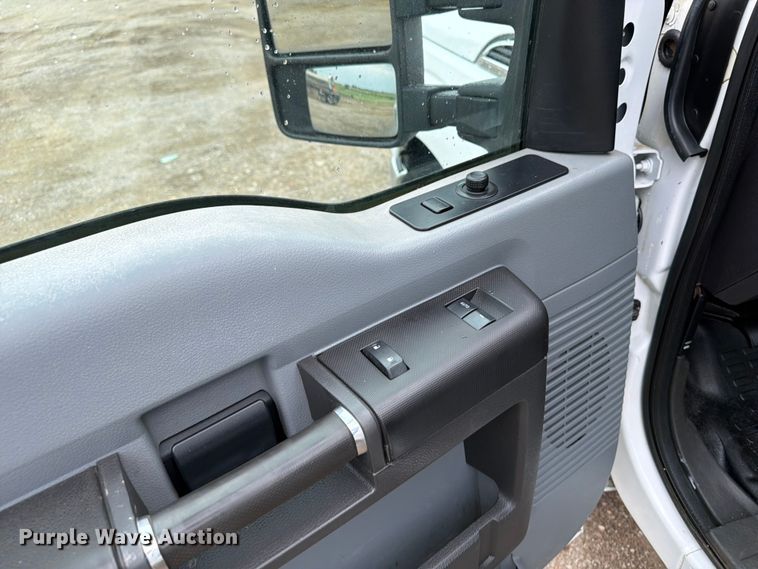 image for item FB5936 2012 Ford F250 pickup truck