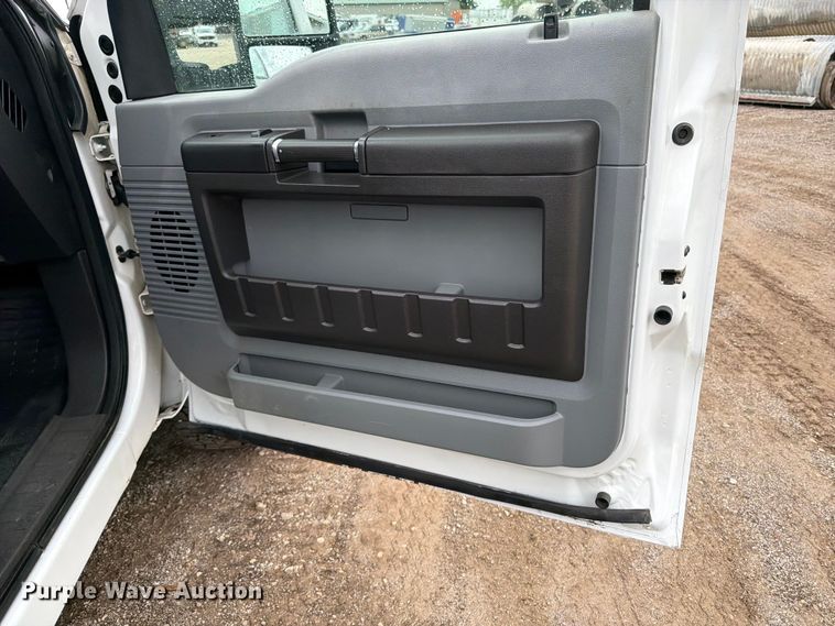 image for item FB5936 2012 Ford F250 pickup truck