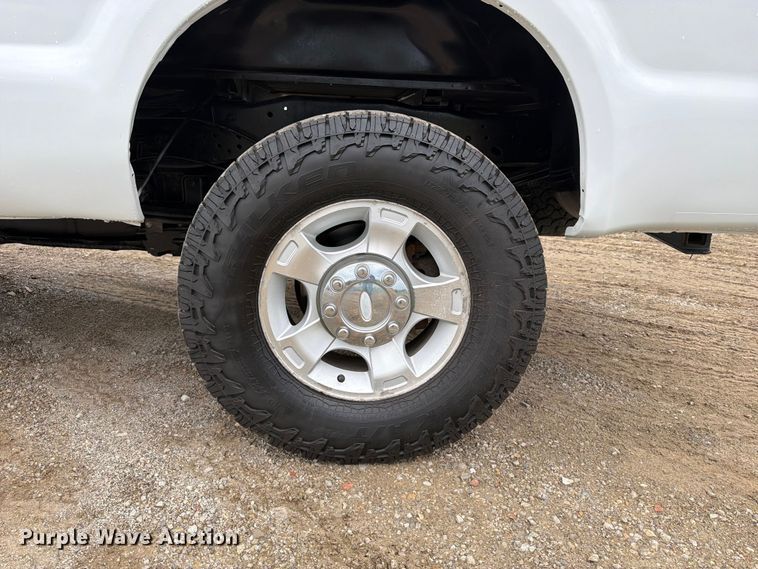 image for item FB5936 2012 Ford F250 pickup truck