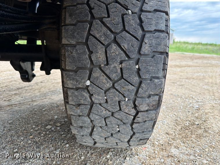 image for item FB5936 2012 Ford F250 pickup truck
