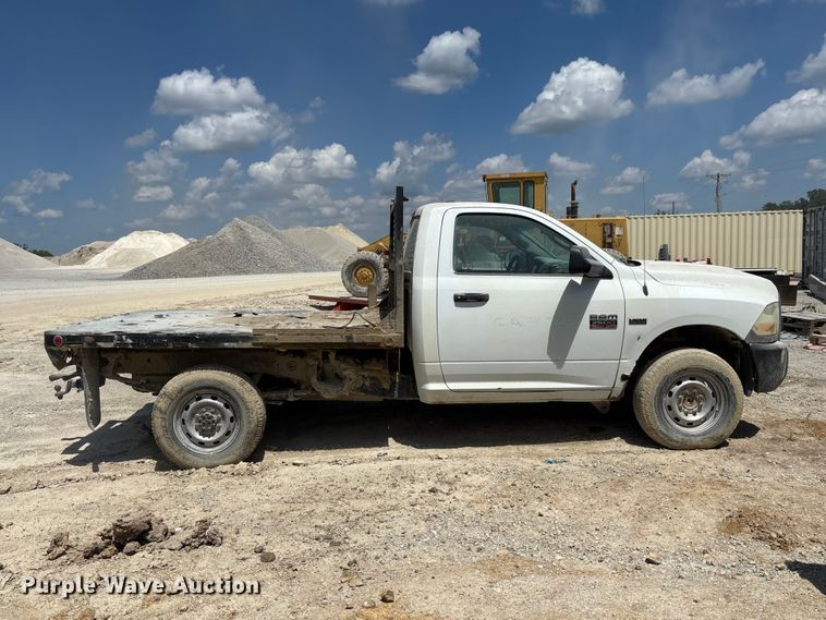image for item FC1831 2010 Dodge Ram 2500 flatbed pickup truck