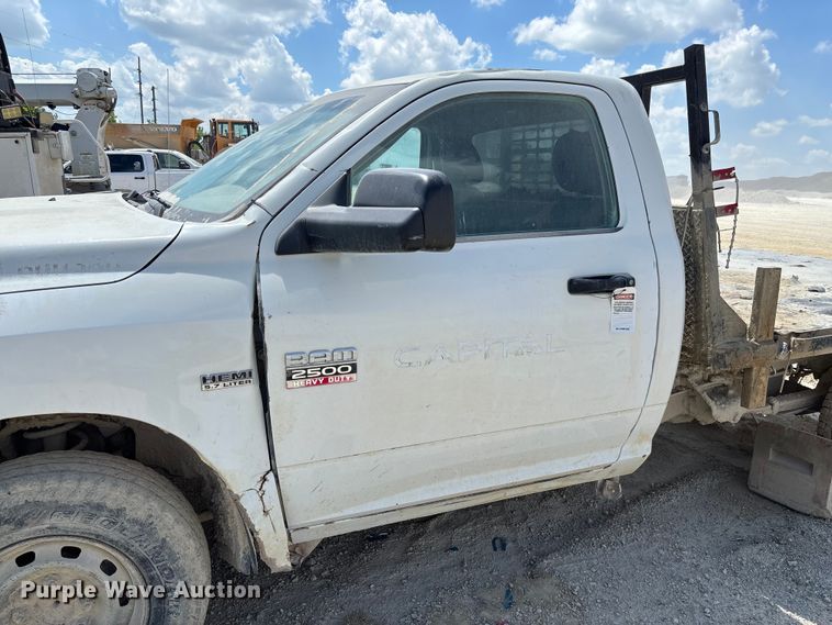 image for item FC1831 2010 Dodge Ram 2500 flatbed pickup truck