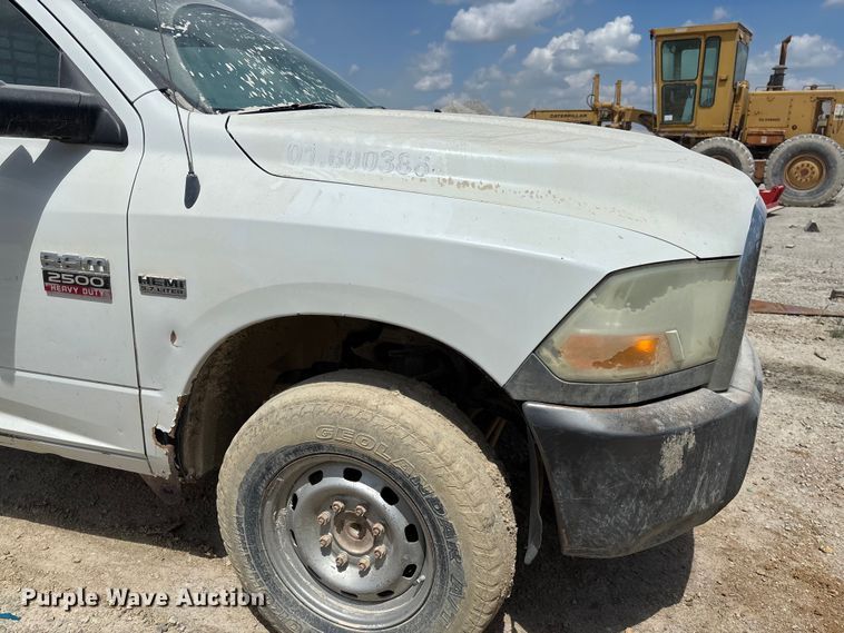 image for item FC1831 2010 Dodge Ram 2500 flatbed pickup truck