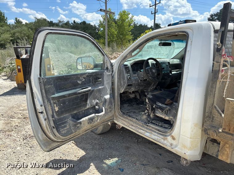 image for item FC1831 2010 Dodge Ram 2500 flatbed pickup truck