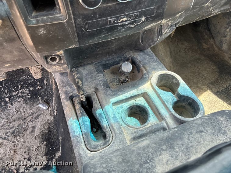 image for item FC1831 2010 Dodge Ram 2500 flatbed pickup truck