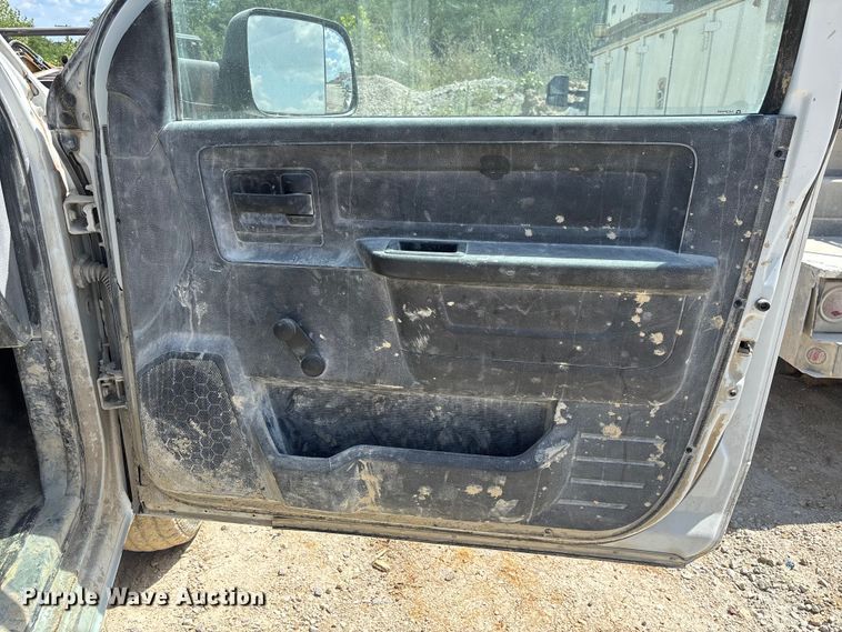 image for item FC1831 2010 Dodge Ram 2500 flatbed pickup truck
