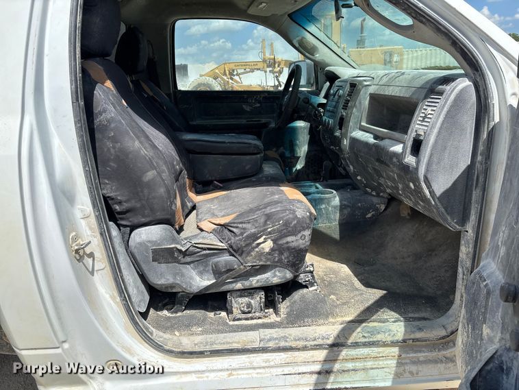 image for item FC1831 2010 Dodge Ram 2500 flatbed pickup truck