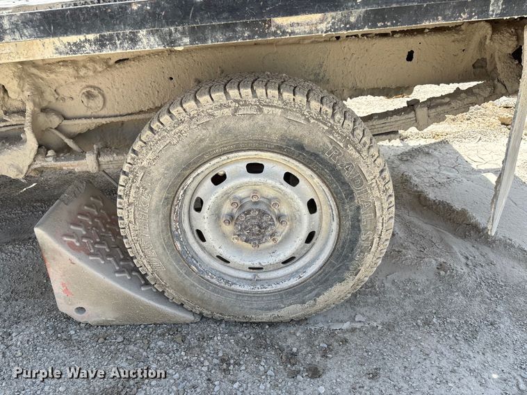 image for item FC1831 2010 Dodge Ram 2500 flatbed pickup truck