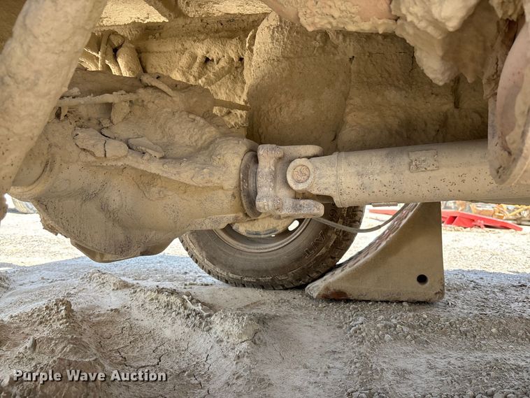 image for item FC1831 2010 Dodge Ram 2500 flatbed pickup truck