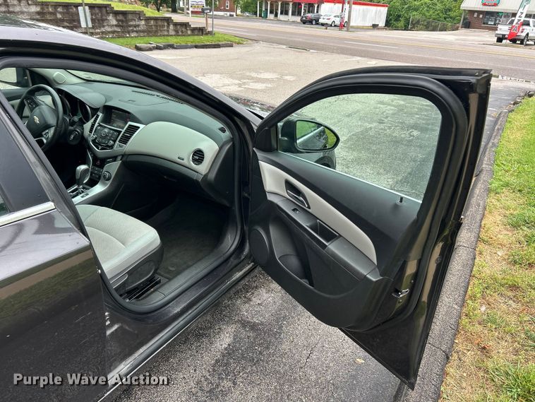 image for item FC2831 2013 Chevrolet Cruze LT 