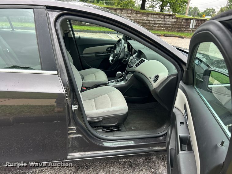 image for item FC2831 2013 Chevrolet Cruze LT 
